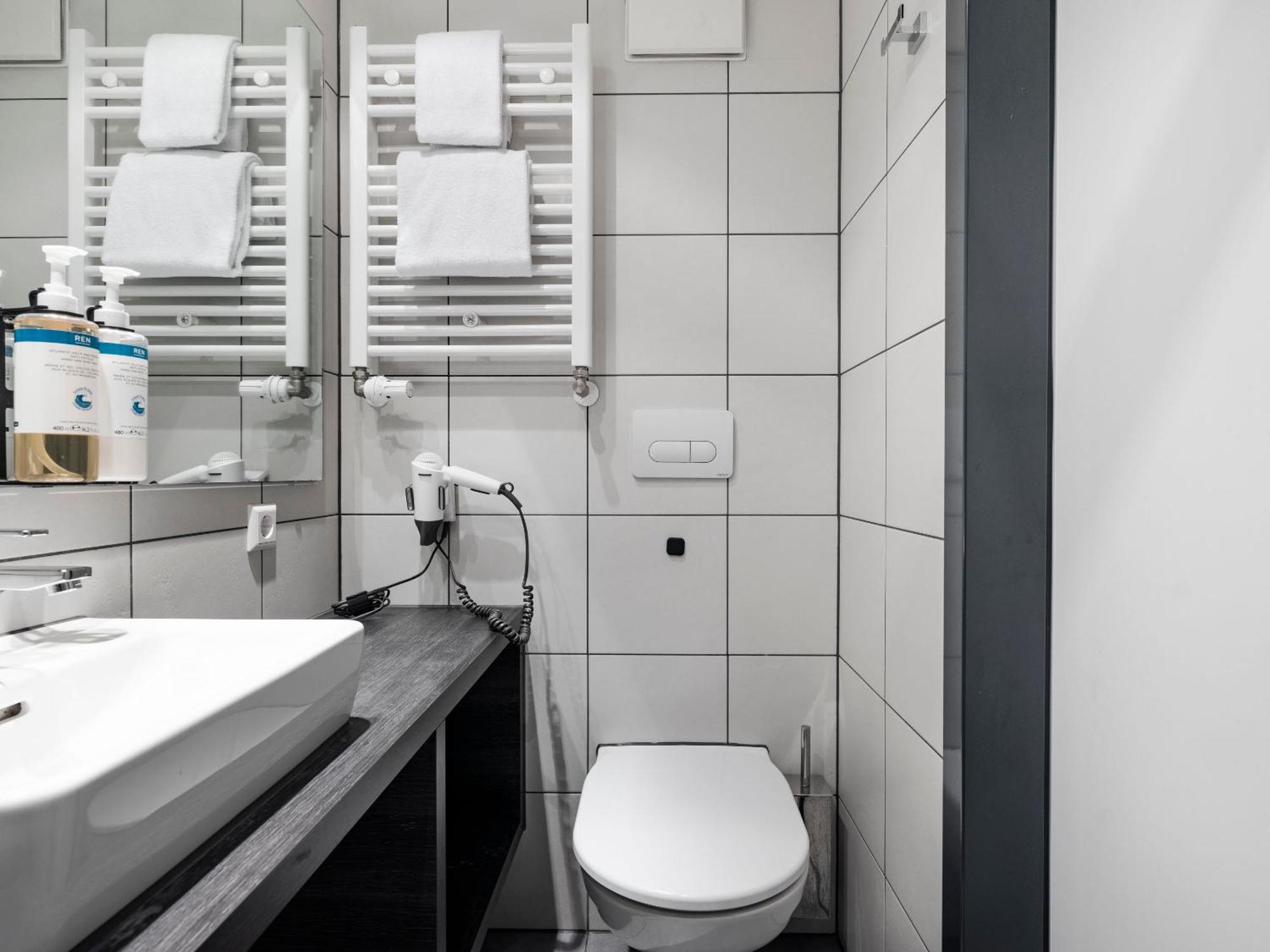 Numa Viktoria Munich